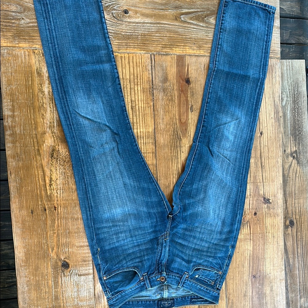Lucky Brand Blue Jeans with Classic Medium-Wash and Contrast Stitching 31x34